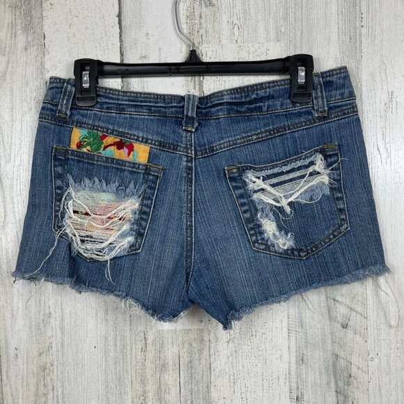 Dollhouse denim shorts cut off distressed embroidery boho rock & roll blue sz 7 - Picture 9 of 11